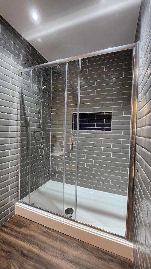 Principality Suites; Three Bed By Property Promise Cardiff Esterno foto